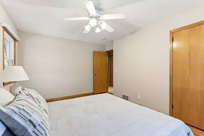 10833 Toledo Avenue S, Bloomington, MN 55437 - Photo 14