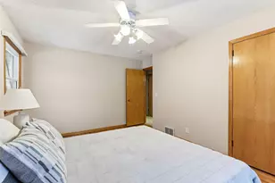 10833 Toledo Ave S, Bloomington, MN 55437 - Photo 14