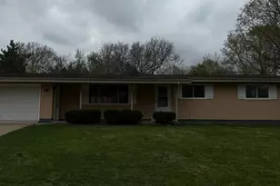19115 Homestead Cir, Eden Prairie, MN 55346 - Photo 2