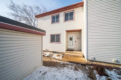 907 40th Street NW, Rochester, MN 55901 - Photo 2