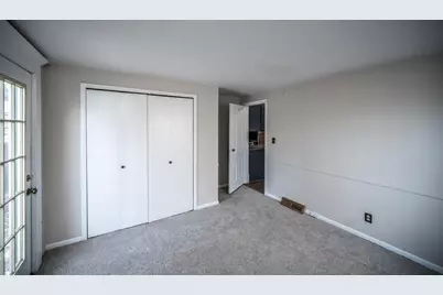 315 Annapolis Street W, Saint Paul, MN 55118 - Photo 18