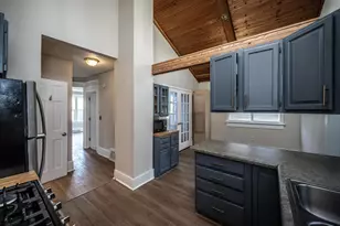 315 Annapolis St W, Saint Paul, MN 55118 - Photo 14