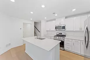 5233 Long Pointe Pass, Woodbury, MN 55129 - Photo 4