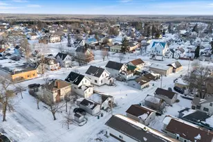 307 Frantz St, Buhl, MN 55713 - Photo 2