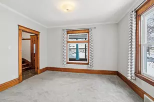 1009 Sherburne Ave, Saint Paul, MN 55104 - Photo 8