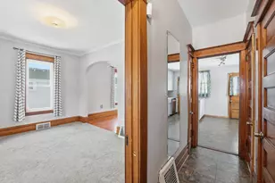 1009 Sherburne Ave, Saint Paul, MN 55104 - Photo 4