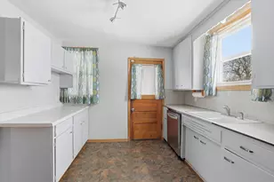 1009 Sherburne Ave, Saint Paul, MN 55104 - Photo 12