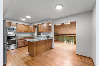 16101 Hilltop Road, Eden Prairie, MN 55347 - Photo 10