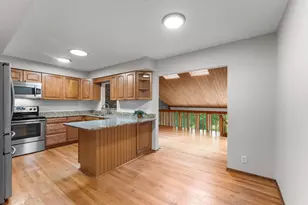 16101 Hilltop Rd, Eden Prairie, MN 55347 - Photo 10