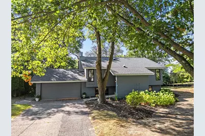 16101 Hilltop Road, Eden Prairie, MN 55347 - Photo 2