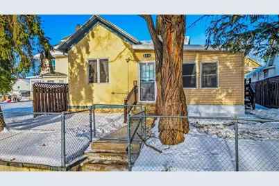 829 Lawson Avenue E, Saint Paul, MN 55106 - Photo 1