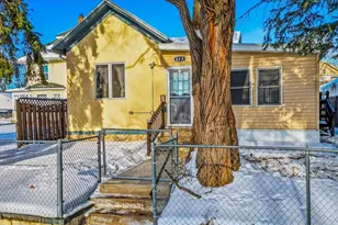 829 Lawson Ave E, Saint Paul, MN 55106 - Photo 1