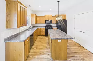 3317 Old Stone Way NE, Sauk Rapids, MN 56379 - Photo 6