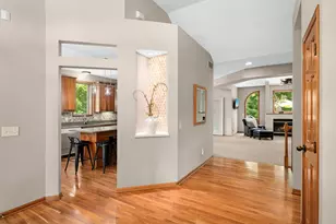 16551 Irwinton Cir, Lakeville, MN 55044 - Photo 4