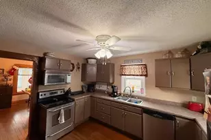 406 South Street E, Caledonia, MN 55921 - Photo 16