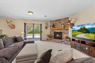 667 Red Maple Ln, Hudson, WI 54016 - Photo 4