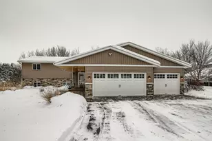 667 Red Maple Ln, Hudson, WI 54016 - Photo 2