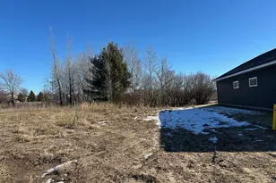 216 8th Ave NE, Isanti, MN 55040 - Photo 2