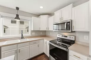 7598 Crimson Ln, Savage, MN 55378 - Photo 4