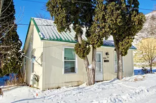 304 Sanderson St, Red Wing, MN 55066 - Photo 1