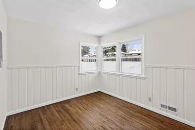 3933 Edgewood Avenue N, Crystal, MN 55427 - Photo 8