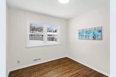 3933 Edgewood Avenue N, Crystal, MN 55427 - Photo 10