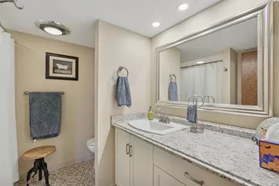 2445 Londin Lane E #212, Maplewood, MN 55119 - Photo 18