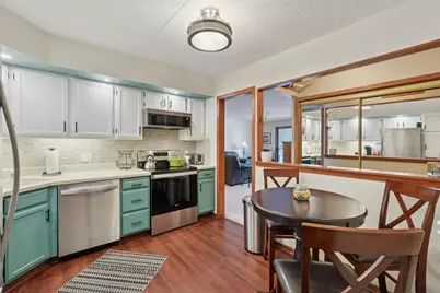 2445 Londin Lane E #212, Maplewood, MN 55119 - Photo 10