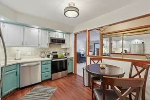 2445 Londin Ln E, Maplewood, MN 55119 - Photo 10