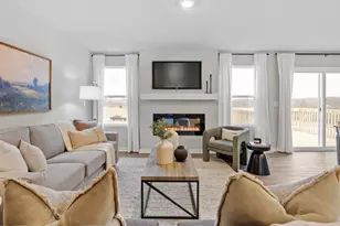 2379 Highview Ter, Shakopee, MN 55379 - Photo 2