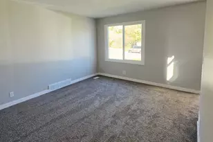 213 2nd St SW, Chisholm, MN 55719 - Photo 4