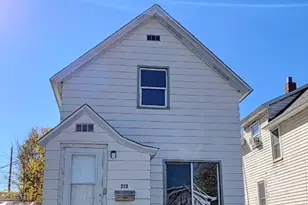 213 2nd St SW, Chisholm, MN 55719 - Photo 2