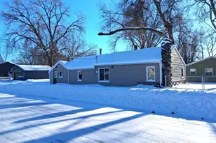 1202 11th Ave SE, Saint Cloud, MN 56304 - Photo 1