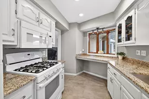 501 Drillane Rd, Hopkins, MN 55305 - Photo 12