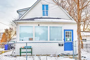 366 Topping St, Saint Paul, MN 55117 - Photo 2