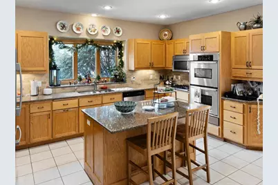 7945 Ranchview Lane N, Maple Grove, MN 55311 - Photo 8