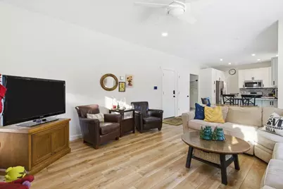 8925 Belvedere Drive, Eden Prairie, MN 55347 - Photo 10