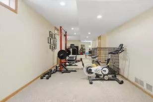 8925 Belvedere Dr, Eden Prairie, MN 55347 - Photo 28