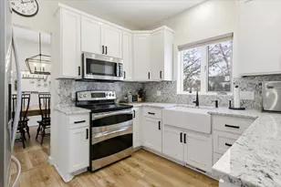 8925 Belvedere Dr, Eden Prairie, MN 55347 - Photo 12