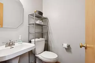 2085 Gresham Ave N, Oakdale, MN 55128 - Photo 16