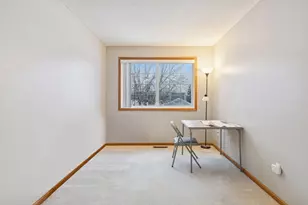 2085 Gresham Ave N, Oakdale, MN 55128 - Photo 18