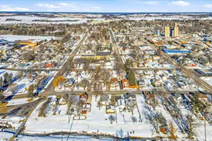 1140 Florence St, Baldwin, WI 54002 - Photo 36