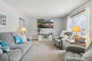 8868 89th St Cir S, Cottage Grove, MN 55016 - Photo 2