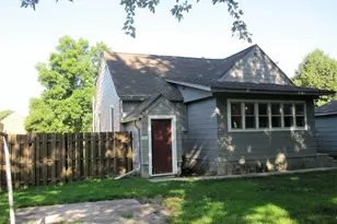 376 S Pierson Ave, New Richmond, WI 54017 - Photo 2