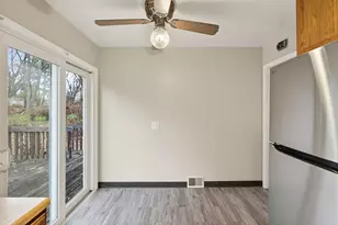 2057 Giesmann St, Roseville, MN 55113 - Photo 8