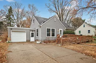 2057 Giesmann St, Roseville, MN 55113 - Photo 2