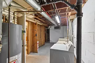 2057 Giesmann St, Roseville, MN 55113 - Photo 26