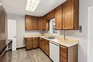 2057 Giesmann St, Roseville, MN 55113 - Photo 8