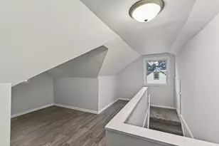 2057 Giesmann St, Roseville, MN 55113 - Photo 20