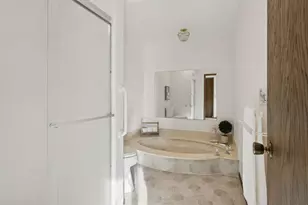 6066 Blake Ridge Rd, Edina, MN 55436 - Photo 16